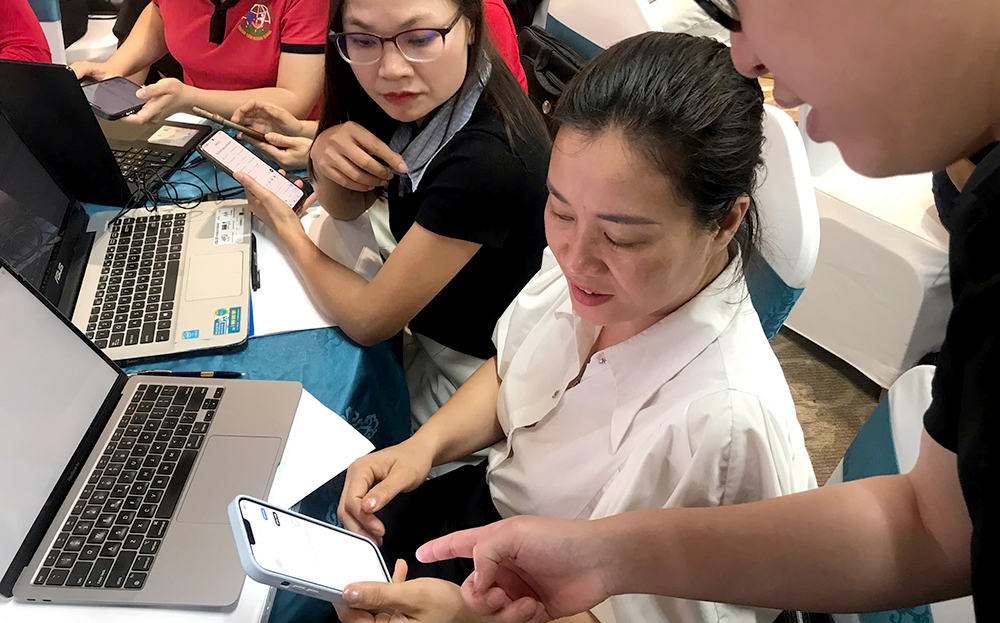 Officials, civil servants, workers, and businesses in Yen Bai are actively enhancing their AI knowledge and skills to lay a solid foundation for effective application in work and management.
