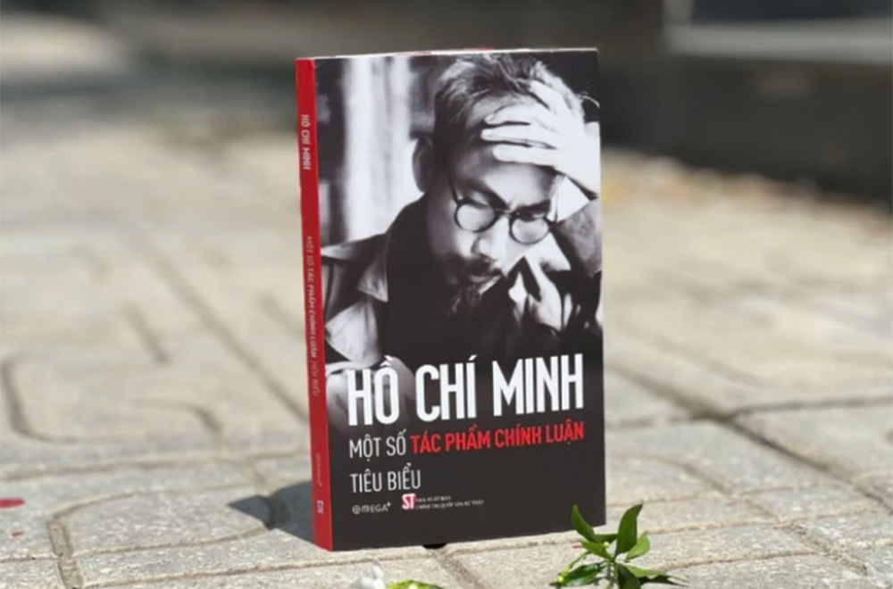 Cuốn sách Một số tác phẩm chính luận tiêu biểu của Chủ tịch Hồ Chí Minh.