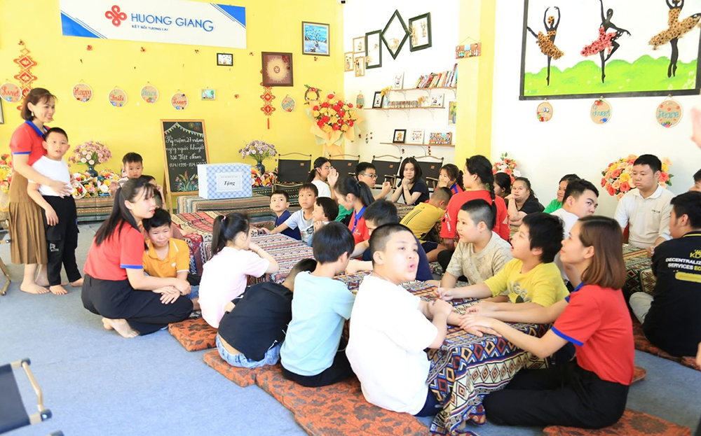 Trung tâm Trợ giúp và Can thiệp sớm trẻ khuyết tật Hương Giang ở thành phố Yên Bái đã giúp trên 700 trẻ khuyết tật được phục hồi chức năng và học nghề.