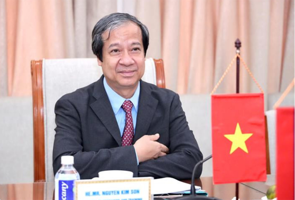 Bộ trưởng GD-ĐT Nguyễn Kim Sơn tại buổi tiếp Đại sứ Đặc mệnh toàn quyền nước Cộng hòa dân chủ nhân dân Lào tại Việt Nam Khamphao Ernthavanh.