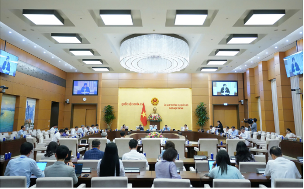 Quang cảnh phiên họp.