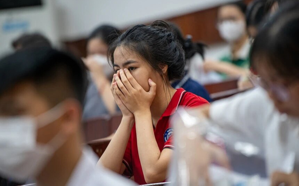 Nhiều thí sinh bối rối trước thay đổi tổ hợp xét tuyển của Đại học Khoa học Xã hội và Nhân văn (USSH).