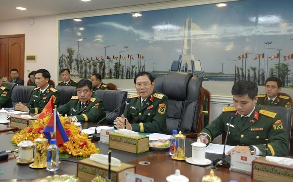 Đại tướng Nguyễn Tân Cương phát biểu tại hội đàm.