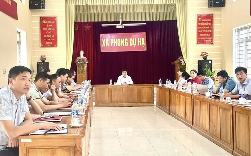 Xã Phong Dụ Hạ, huyện Văn Yên tổ chức Hội nghị lấy ý kiến nhân dân về Dự thảo Nghị quyết của Quốc hội về sửa đổi, bổ sung một số điều của Hiến pháp năm 2013.