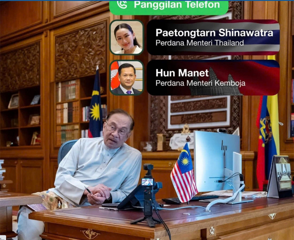 Thủ tướng Malaysia Anwar Ibrahim trong cuộc thảo luận trực tuyến với Thủ tướng Thái Lan Paetongtarn Shinawatra và Thủ tướng Campuchia Hun Manet chiều 6/6/2025.