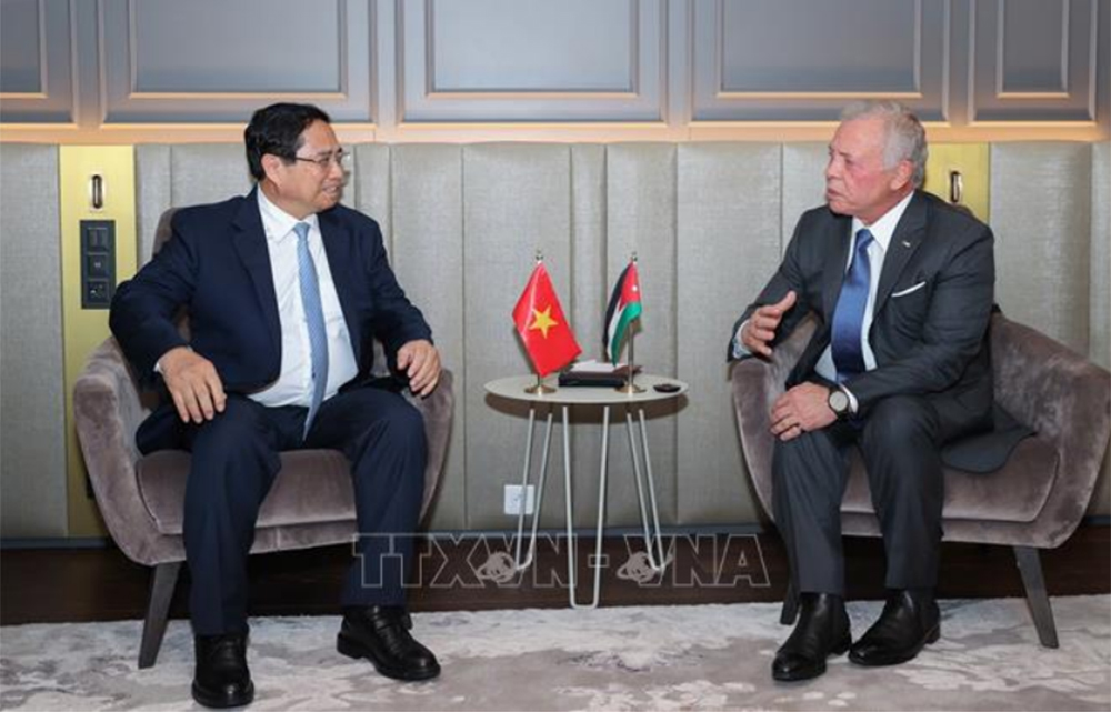Thủ tướng Phạm Minh Chính gặp Quốc vương Jordan Abdullah II bin Al-Hussein.