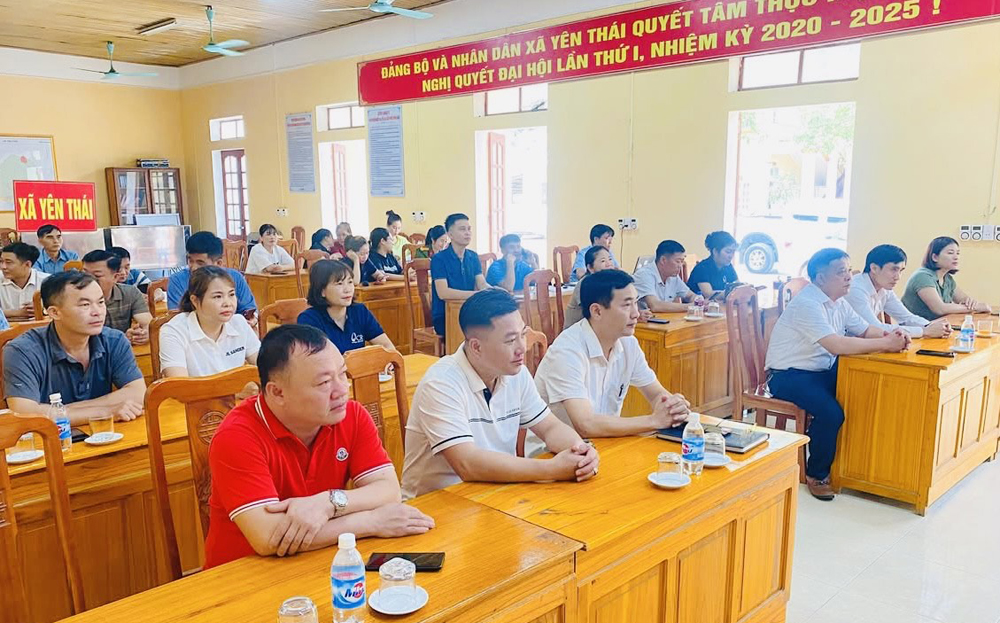Cán bộ, đảng viên xã Yên Thái, huyện Văn Yên tham dự Hội nghị toàn quốc quán triệt, triển khai thực hiện Nghị quyết số 66 và Nghị quyết số 68 của Bộ Chính trị.