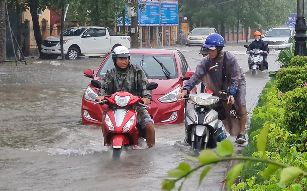 Từ Trung Trung Bộ, Tây Nguyên và Nam Bộ có mưa lớn tầm tã 3 ngày tới.
