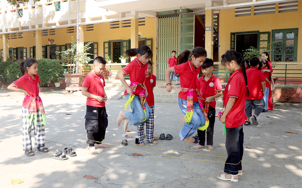 Trường học hạnh phúc là nơi học sinh có môi trường học tập vui vẻ, thoải mái, được yêu thương, tôn trọng và cảm thấy an toàn.