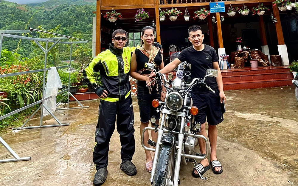 Nhờ các nền tảng số, anh Nguyễn Thành (biệt danh Thành Balo), Chủ homestay Trâm Pa-Pỉnh-Tộp ở Mù Cang Chải dễ dàng kết nối với du khách các vùng miền.