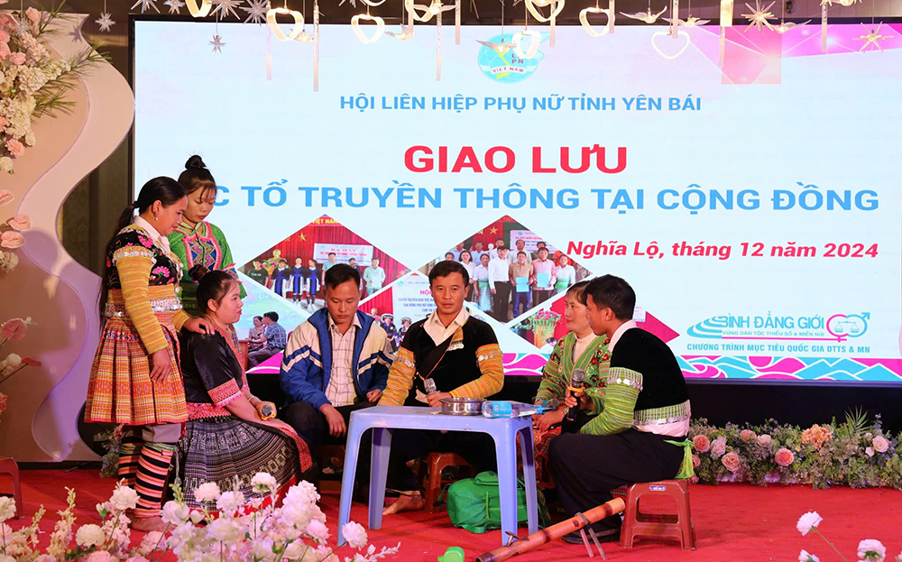 Hội LHPN tỉnh tổ chức “Giao lưu các tổ truyền thông tại cộng đồng” tại thị xã Nghĩa Lộ.