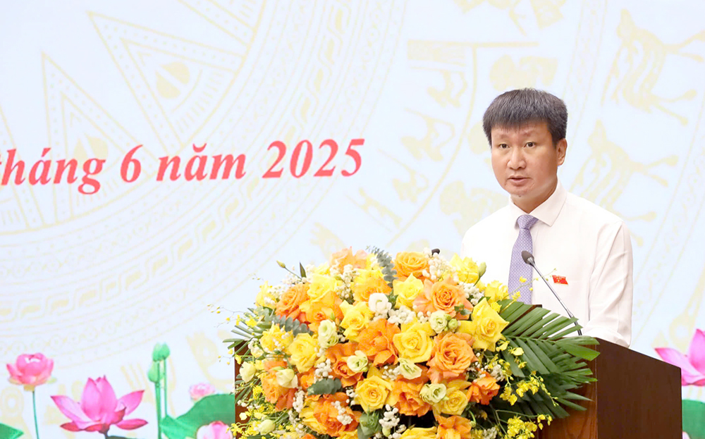 Đồng chí Trần Huy Tuấn - Bí thư Tỉnh ủy phát biểu chỉ đạo tại phiên khai mạc Kỳ họp thứ 24, HĐND tỉnh khóa XIX