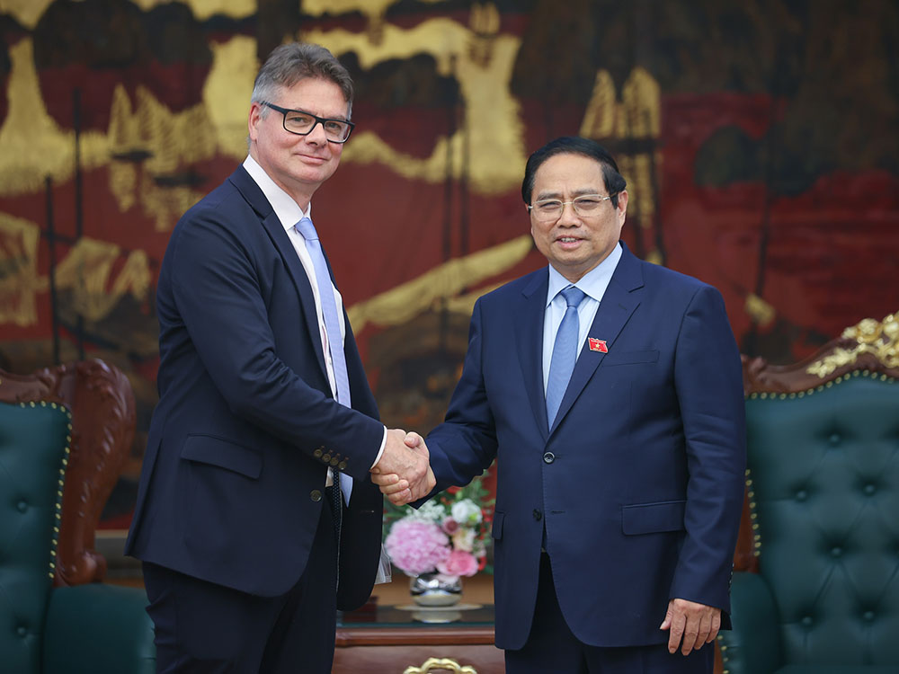 Thủ tướng Phạm Minh Chính tiếp ông Antoine Colin - Phó Chủ tịch cấp cao, phụ trách toàn cầu về chuyển đổi số và chuỗi cung ứng của Tập đoàn HP (Hoa Kỳ).