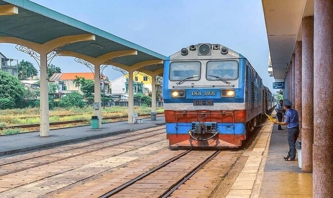 Đoàn tàu Thống Nhất ở ga Sài Gòn.