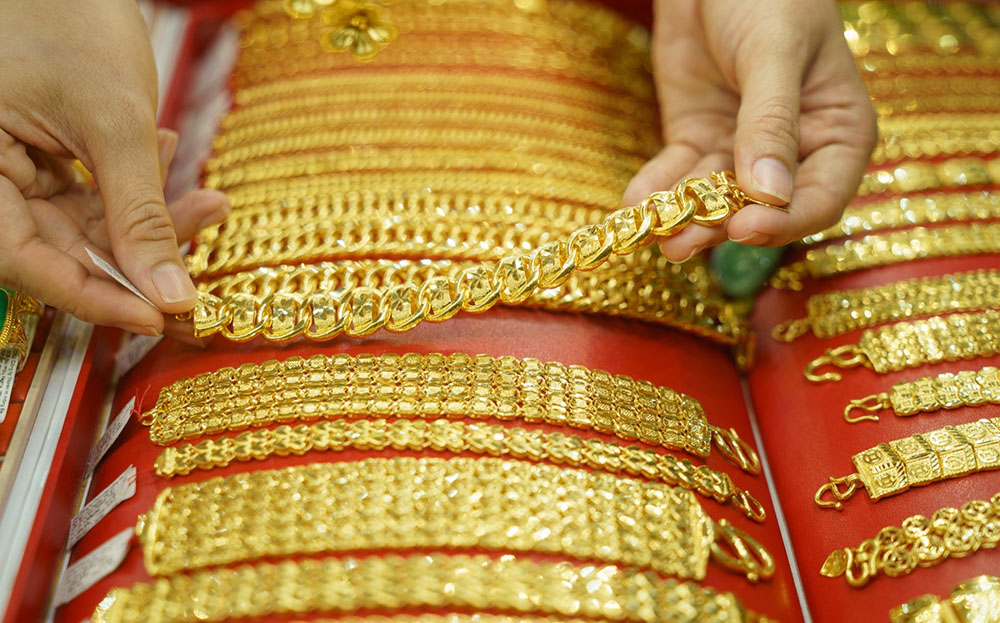 Giá vàng thế giới giảm.
