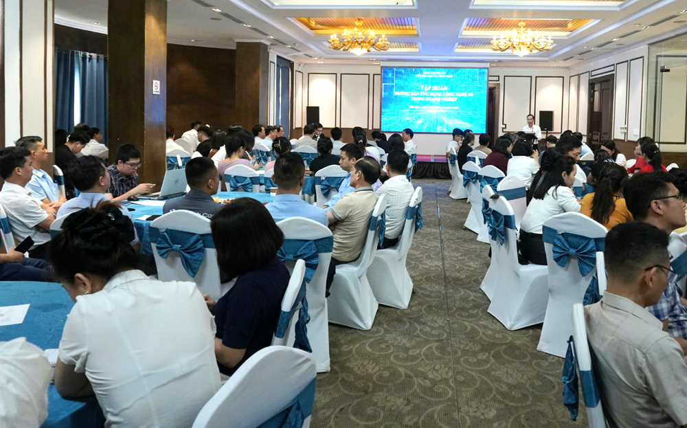 Hội nghị tập huấn hướng dẫn ứng dụng công nghệ số trong doanh nghiệp.