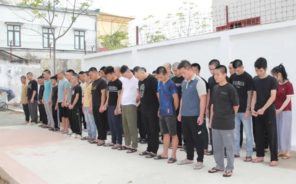 Các đối tượng trong đường dây bị bắt giữ
