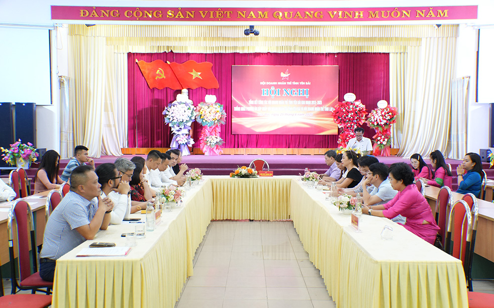 Quang cảnh hội nghị.