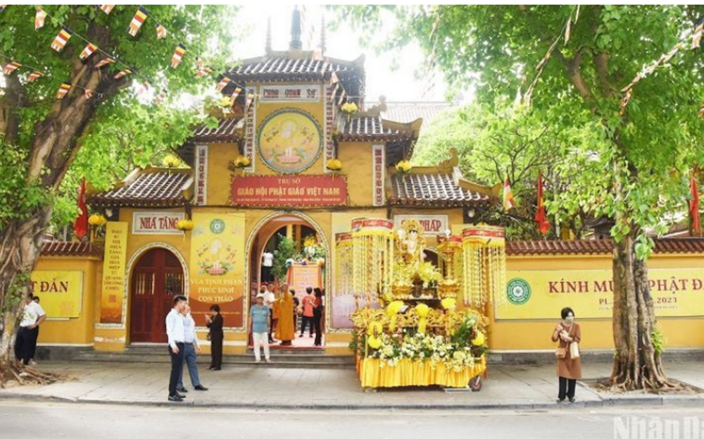 Quang cảnh chùa Quán Sứ, Hà Nội.