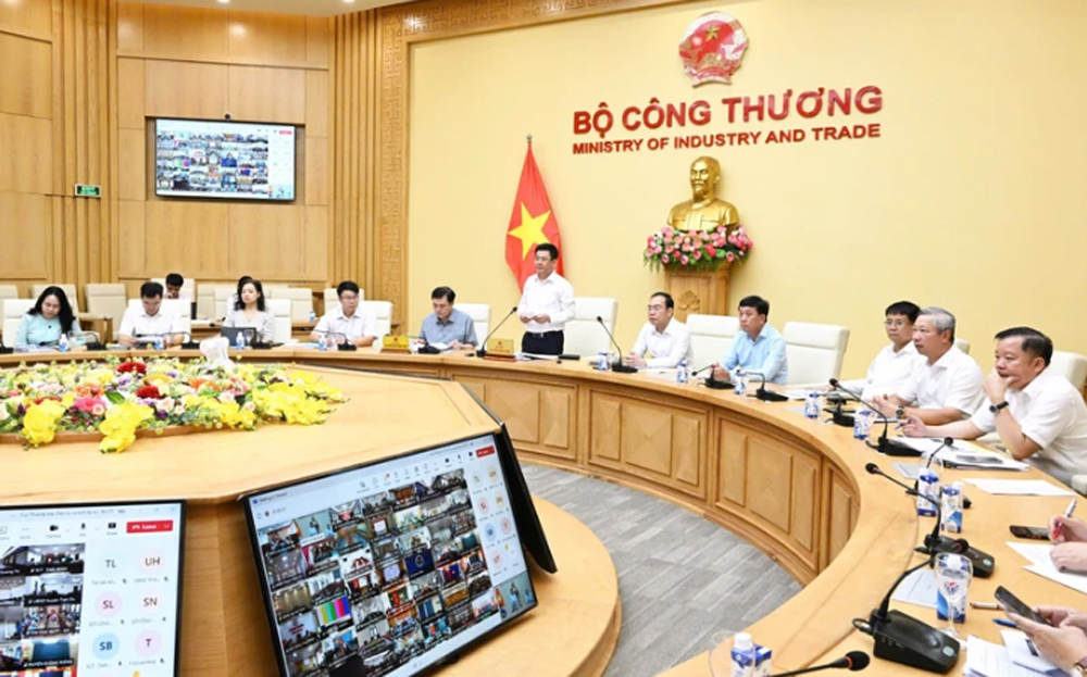 Bộ Công Thương tổ chức Hội nghị tập huấn chuyên môn, nghiệp vụ về phân quyền, phân cấp và phân định thẩm quyền trong các lĩnh vực quản lý nhà nước của Bộ Công Thương bằng hình thức trực tuyến.