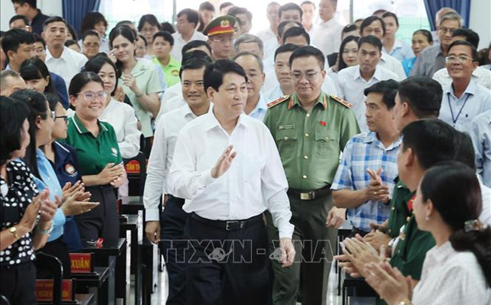 Chủ tịch nước Lương Cường tiếp xúc cử tri huyện Hóc Môn và huyện Củ Chi.