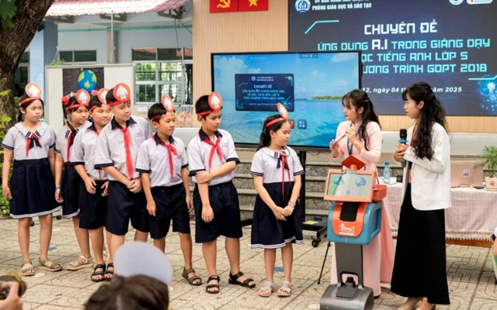 Chuyên đề “Ứng dụng AI trong dạy và học tiếng Anh cho học sinh lớp 5” tại Trường tiểu học.