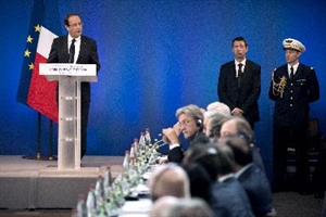 Phát biểu tại hội nghị, Tổng thống Pháp Francois Hollande (ảnh) nhấn mạnh 