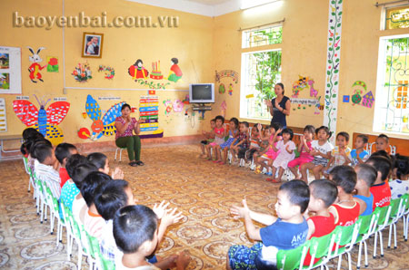 Buổi học của các cháu mẫu giáo Trường mầm non Sơn Thịnh.
