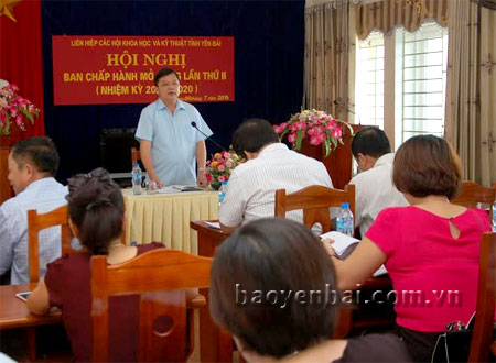 Đồng chí Dương Văn Thống phát biểu tại hội nghị.