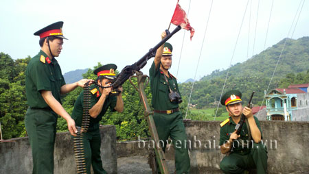 Cán bộ, đảng viên, chiến sỹ Ban CHQS huyện Lục Yên, nêu cao tinh thần thi đua quyết thắng, xây dựng lực lượng vững mạnh toàn diện, sẵn sàng chiến đấu.
