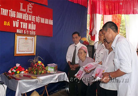 Ngày 5/7/2015, quê hương và dòng tộc họ Đinh và họ Vũ tổ chức lễ công bố truy tặng danh hiệu Bà mẹ Việt Nam Anh hùng cho mẹ Vũ Thị Mậu.