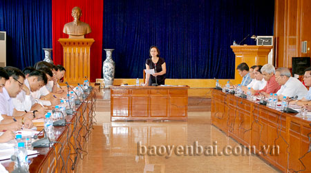 Đồng chí Chủ tịch UBND tỉnh Phạm Thị Thanh Trà phát biểu kết luận Hội nghị.