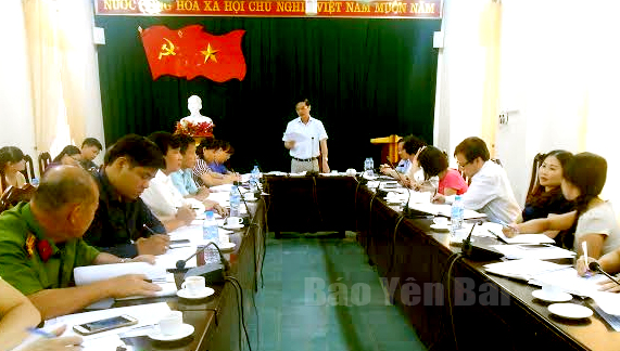 Đồng chí Dương Văn Tiến - Phó chủ tịch UBND tỉnh Yên Bái chủ trì buổi làm việc