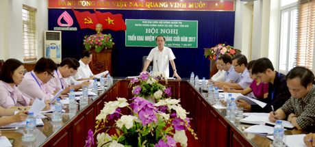 Đồng chí Tạ Văn Long - Phó Chủ tịch Thường trực UBND tỉnh, Trưởng Ban đại diện Hội đồng quản trị Ngân hàng Chính sách xã hội tỉnh phát biểu tại Hội nghị.