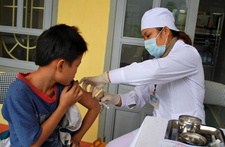 Tiêm phòng vắc xin viêm não Nhật Bản là biện pháp phòng bệnh quan trọng và hiệu quả nhất.