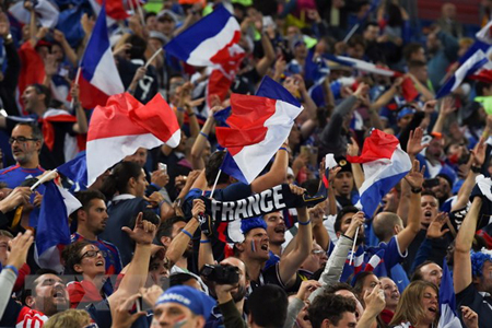 Niềm vui của các cổ động viên Pháp khi những chú “Gà trống Gaulois” giành chiến thắng trước 