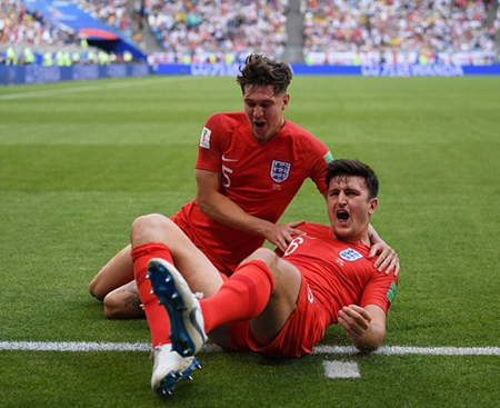 Niềm vui của cầu thủ đội tuyển Anh trong trận gặp Thụy Điển.