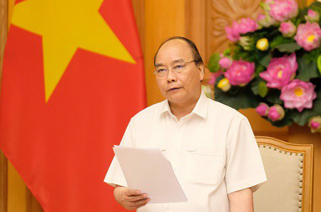 Thủ tướng Nguyễn Xuân Phúc phát biểu tại cuộc họp.