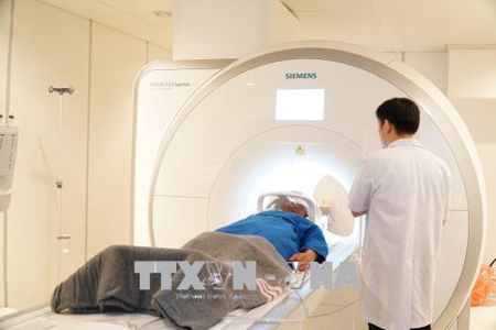 Máy chụp MRI phục vụ người dân tại Bệnh viện quận Thủ Đức, TP Hồ Chí Minh.