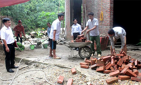 Gia đình bà Phạm Thị Trà ở thôn Thanh Bình, xã Phú Thịnh, huyện Yên Bình được hỗ trợ về nhà ở theo Quyết định số 22.