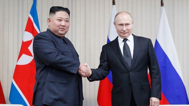 Tổng thống Nga Vladimir Putin và nhà lãnh đạo Triều Tiên Kim Jong-un tại Vladivostok.