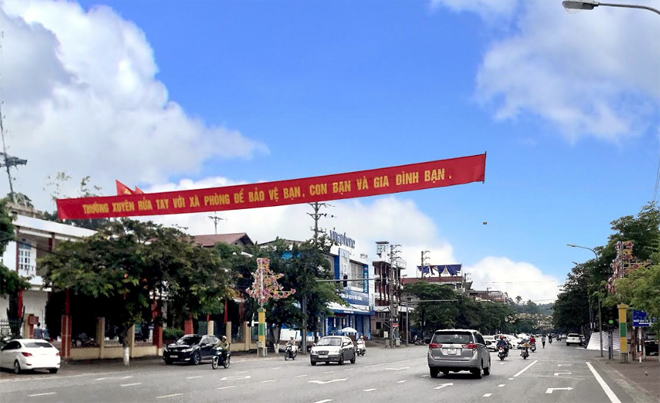 Đinh Tiên Hoàng là một trong những tuyến đường được lựa chọn là “Tuyến đường điểm sáng, xanh, sạch, đẹp” của thành phố Yên Bái.