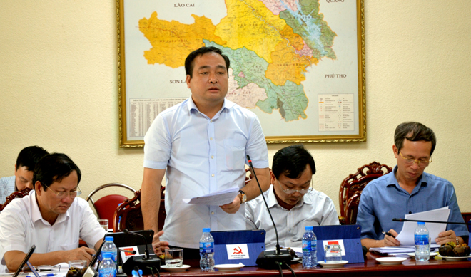 Lãnh đạo huyện Yên Bình thảo luận các giải pháp phát triển kinh tế- xã hội những tháng cuối năm