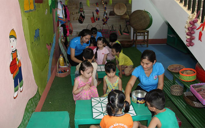 Khu vui chơi giữ gìn bản sắc văn hóa dân tộc được quan tâm đầu tư tại Trường Mầm non Hoa Lan.