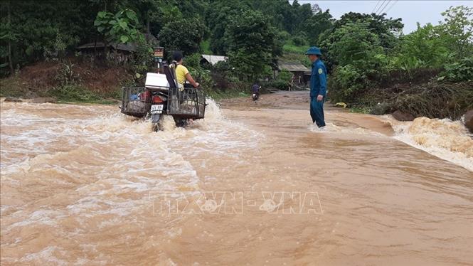 Ngày 4-7-2020, nhiều địa phương tại Lào Cai có mưa to gây ngập úng và lũ cục bộ.