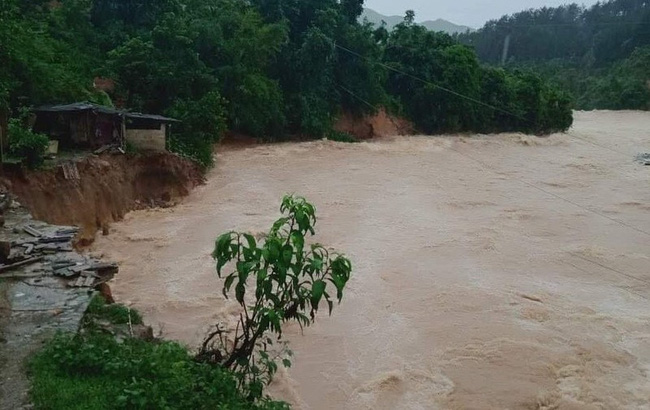 Mưa lớn, nước tại các sông, suối dâng cao tại tỉnh Lai Châu.