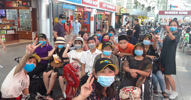 Hiện tại sức khỏe, tâm lý của cả 39 thành viên đoàn du lịch đều ổn định, đoàn chuẩn bị bay từ sân bay Đà Nẵng ra Nội Bài.