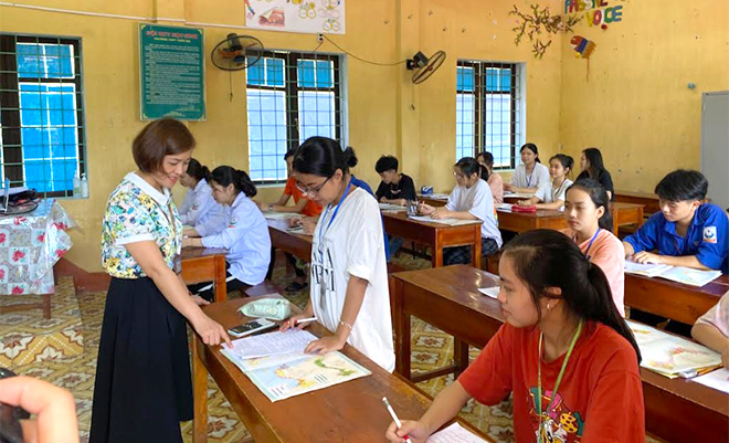 Cô và trò Trường THPT Thác Bà, huyện Yên Bình đang tích cực ôn luyện chuẩn bị cho Kỳ thi tốt nghiệp THPT năm 2020.