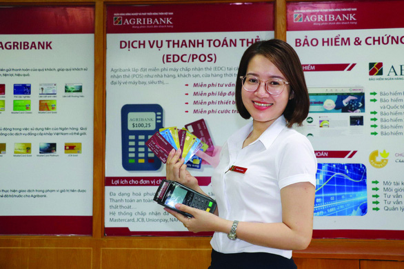 Thẻ và máy POS của Agribank