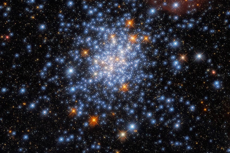 Pháo hoa vũ trụ: Những ánh sáng rực rỡ phát ra từ Pháo hoa vũ trụ khiến ai cũng vô cùng nghẹt thở. Hãy cùng đón xem hình ảnh tuyệt đẹp này và chiêm ngưỡng vẻ đẹp thần kỳ của không gian!